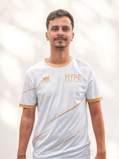 Bruno, com a camisola do Hype.